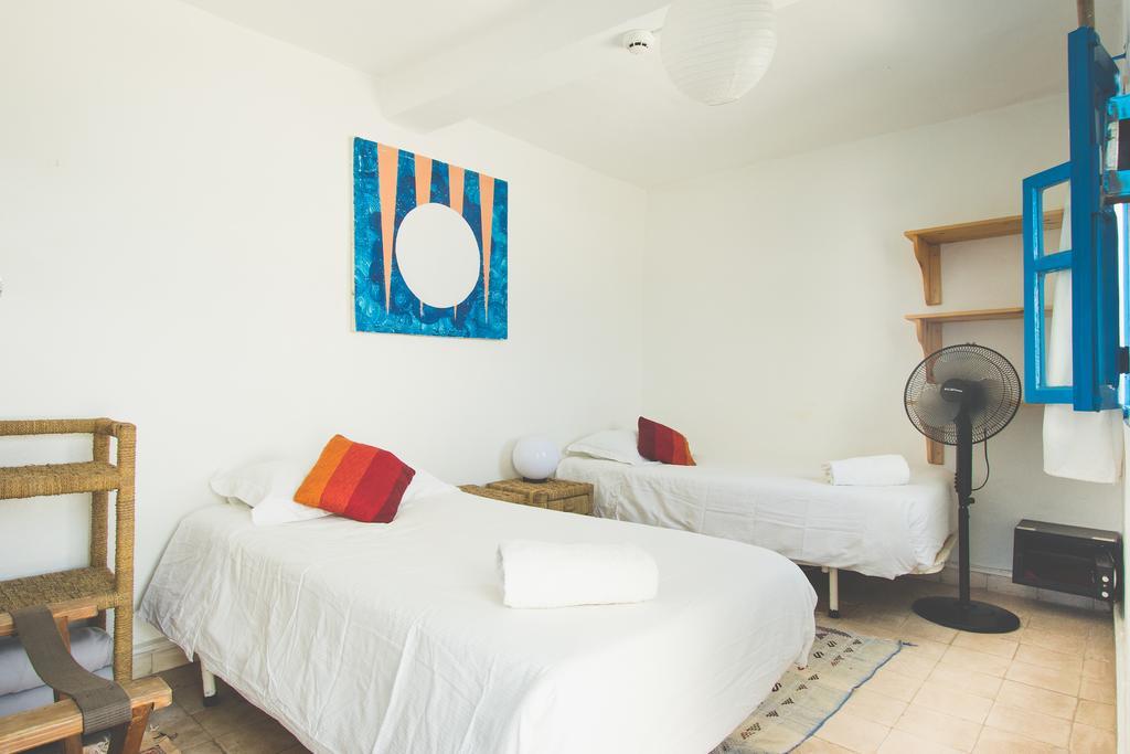 Surf Maroc'S Auberge Taghazout Exterior photo